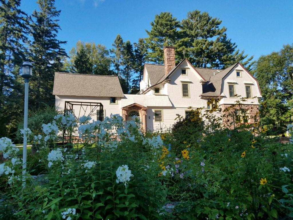 Pinehurst Inn Bed & Breakfast (Bayfield)