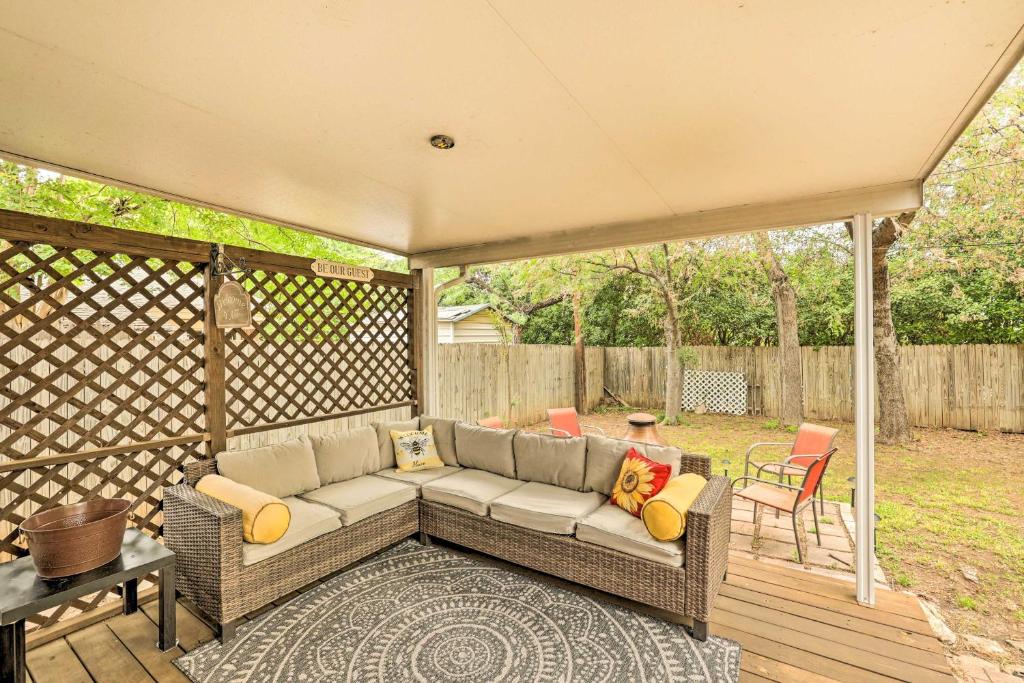 Fort Worth Retreat Fenced Yard with Fire Pit!