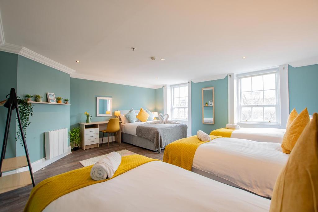 The Yellow Door by Shortstays