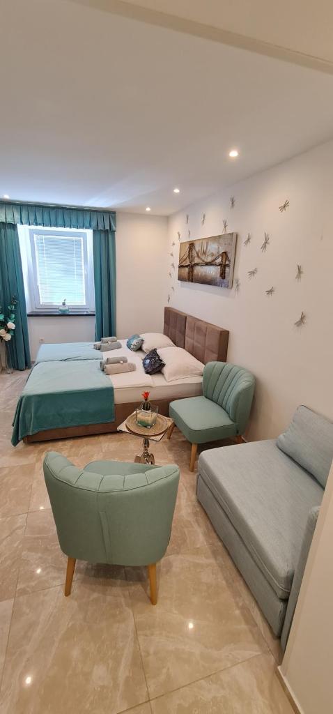 Love Nest apartment with private parking