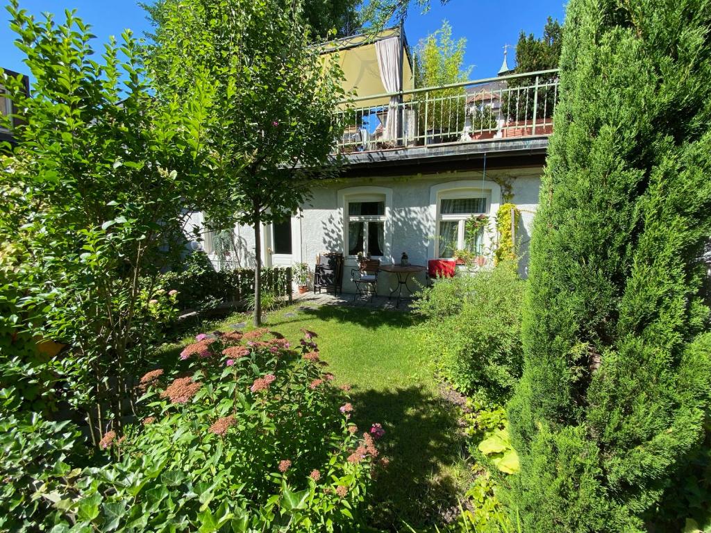 Downtown Hideout Bressanone Pedestrian Zone Private Garden Parking Brixen Card