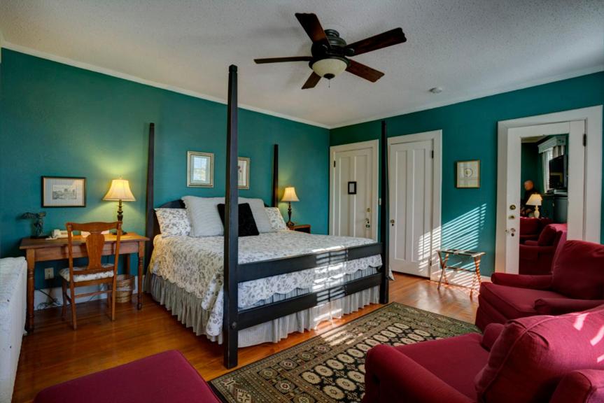 Brown Street Inn Bed and Breakfast (Iowa City)