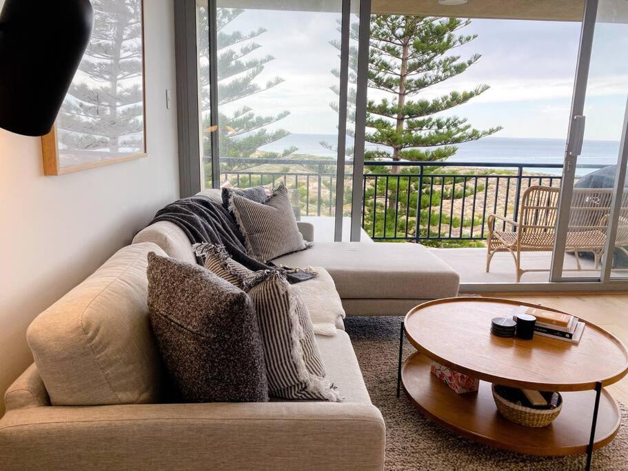 HoneyB - 2 bed Apt on the beach
