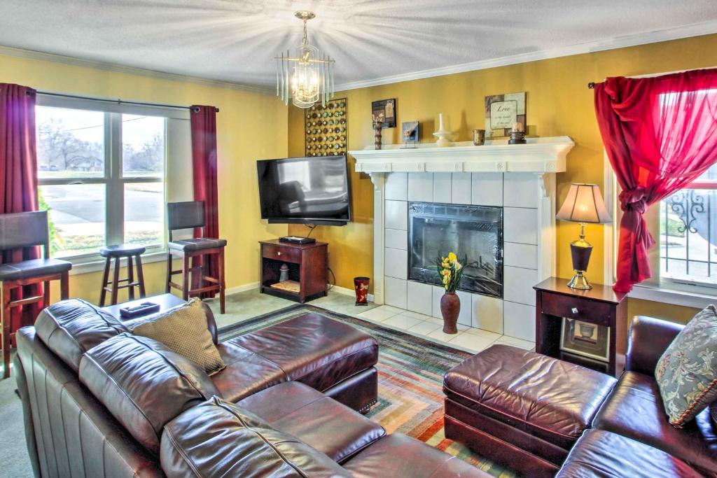 Central Kansas City Home Less Than 3 Mi to Downtown!