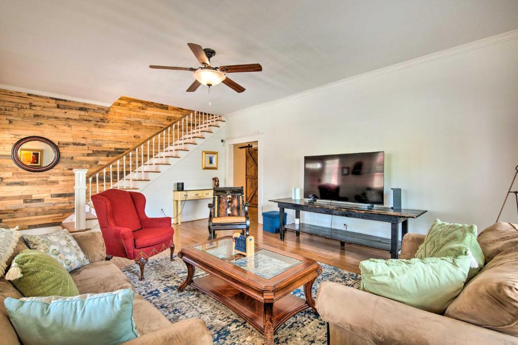 Chic Atlanta Home with Fire Pit - Near Midtown!