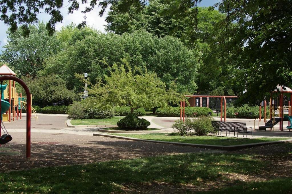 Lincoln Park Single Family Home