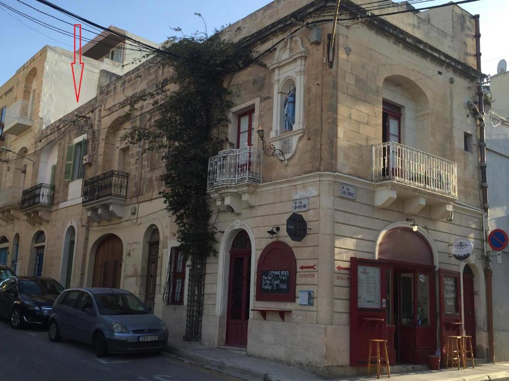 The 1930's Maltese Residence (St Paul's Bay)