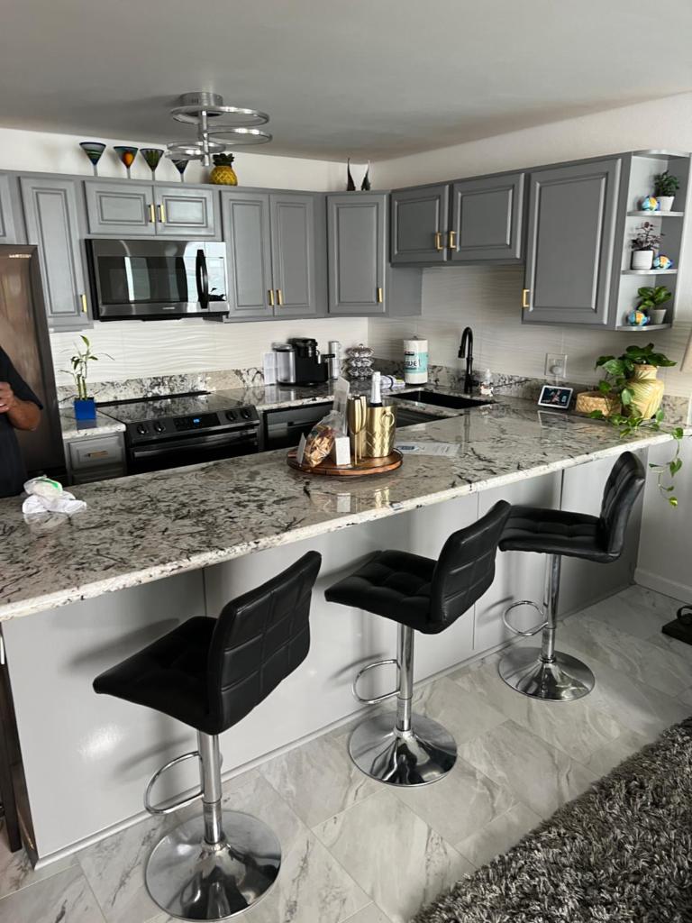 This place is different!! Totally Remodeled modern Oceanfront condo. View View! (Wailuku)