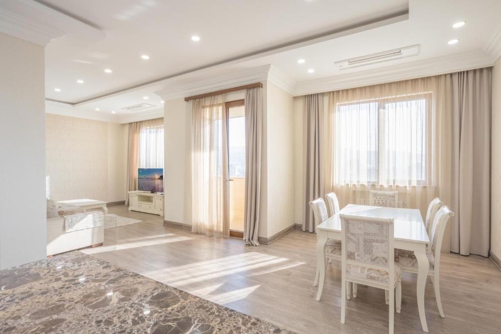 City Center 2 Bedrooms 2 Bathrooms