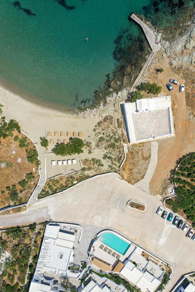 Cavos (Agios Sostis)