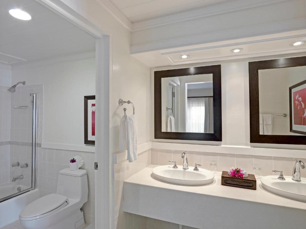 Crystal Cove by Elegant Hotels - All-Inclusive