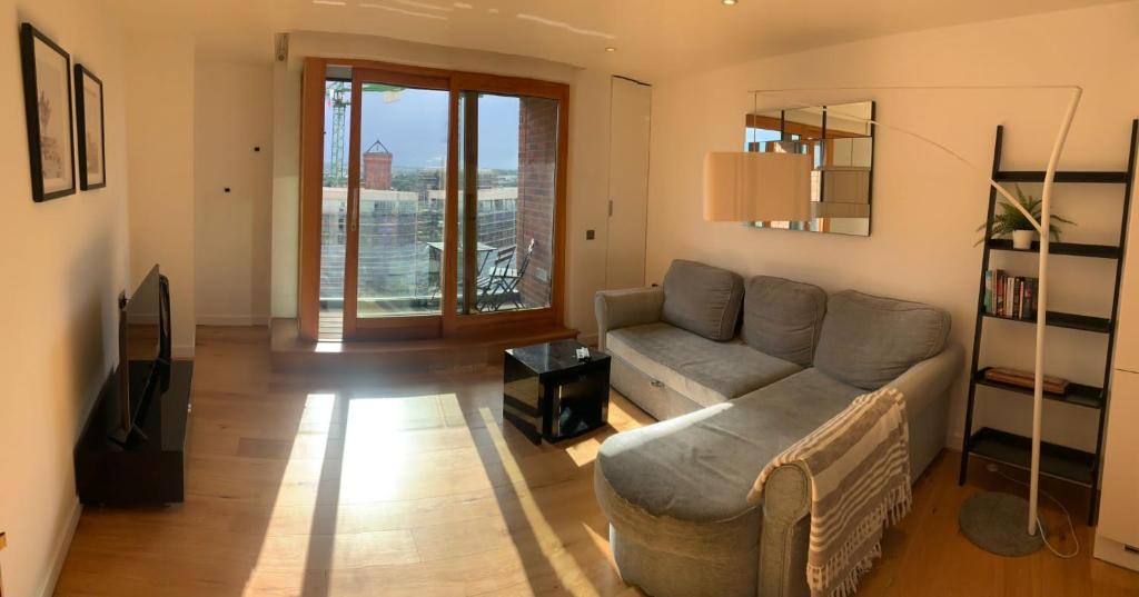 2 bed apartment in Granary Wharf Leeds
