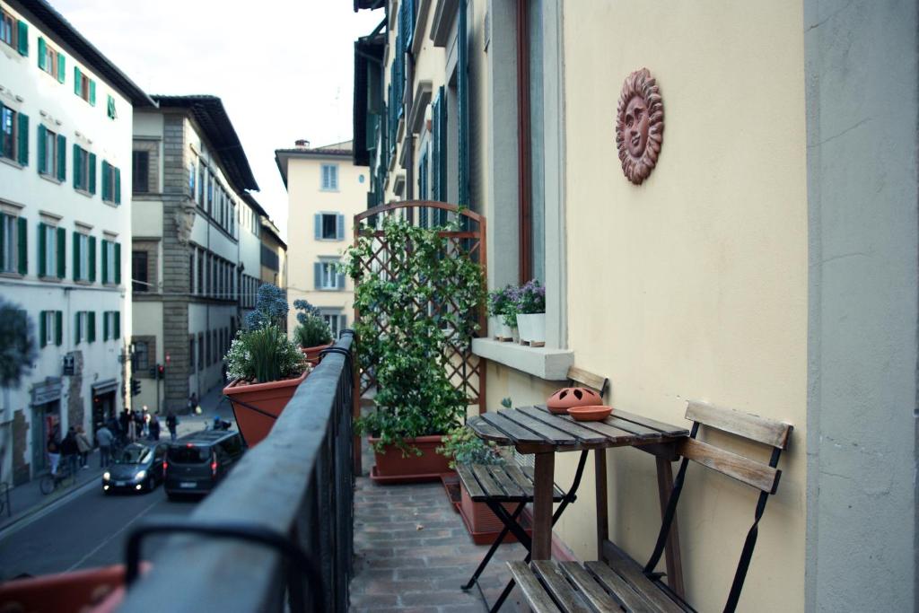Luxury central flat river view