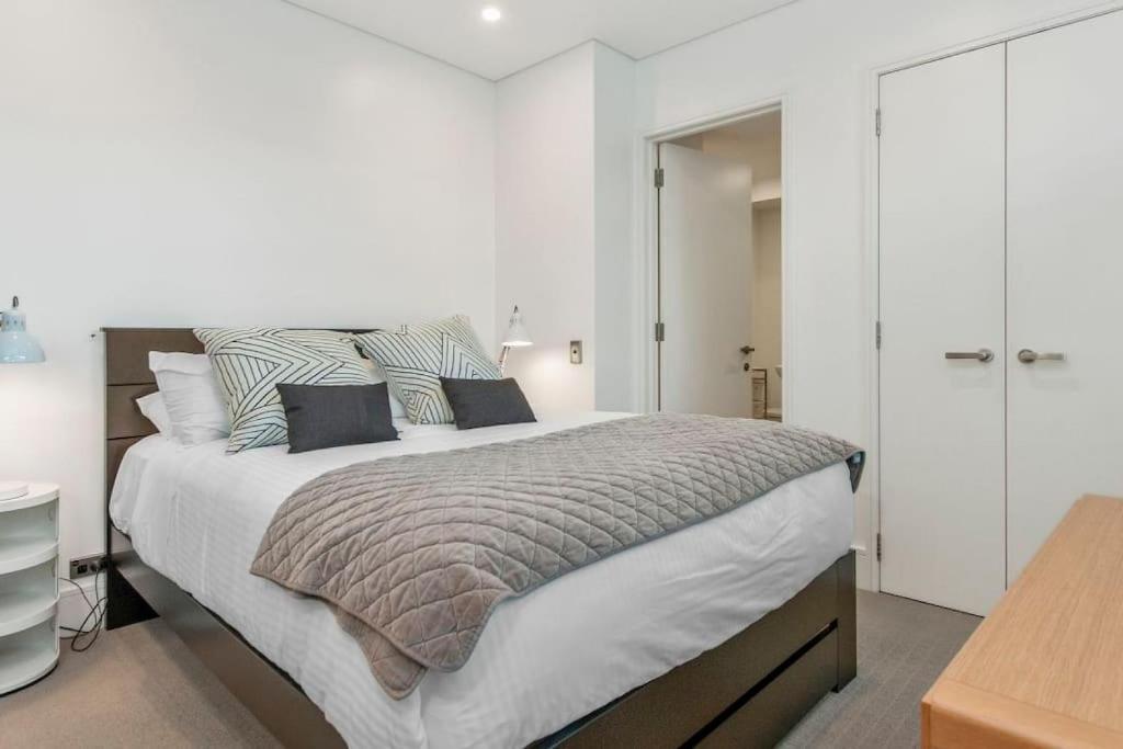 Viaduct Marina Executive - Free Parking & Pool