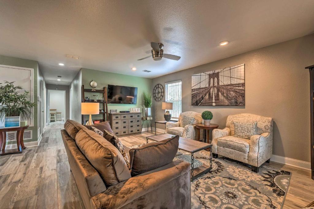 Updated Uptown Dallas House - 2 Miles to Downtown!