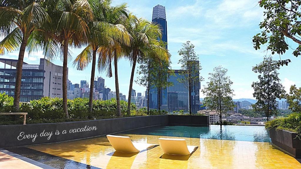 Awesome Designer Suite 3-Beds Near TRX KLCC