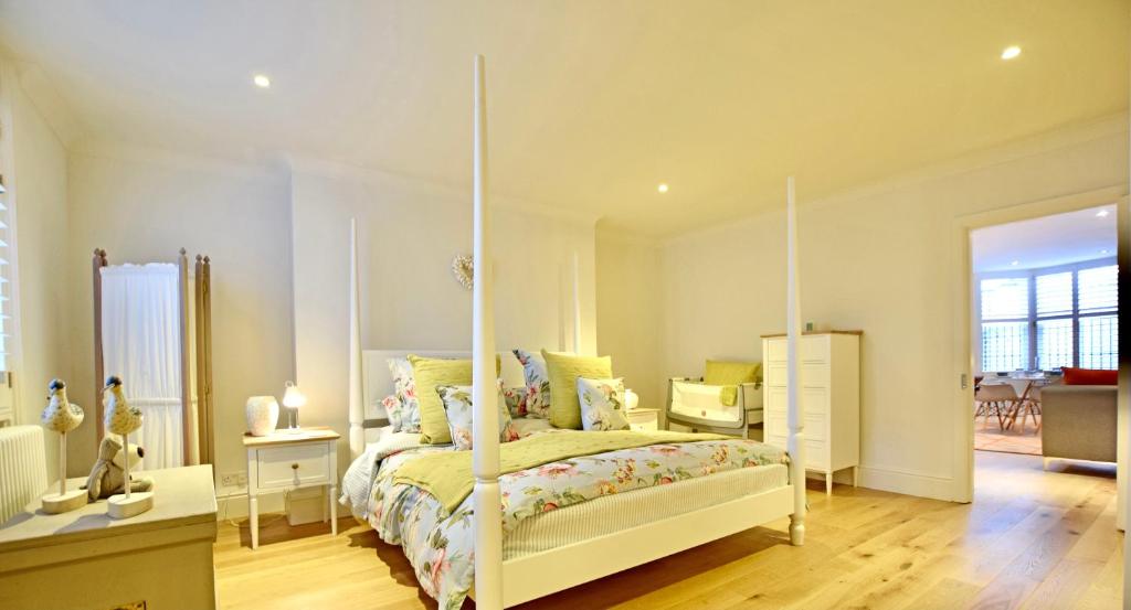 BRIGHTON BEACH APARTMENT Free Parking EV
