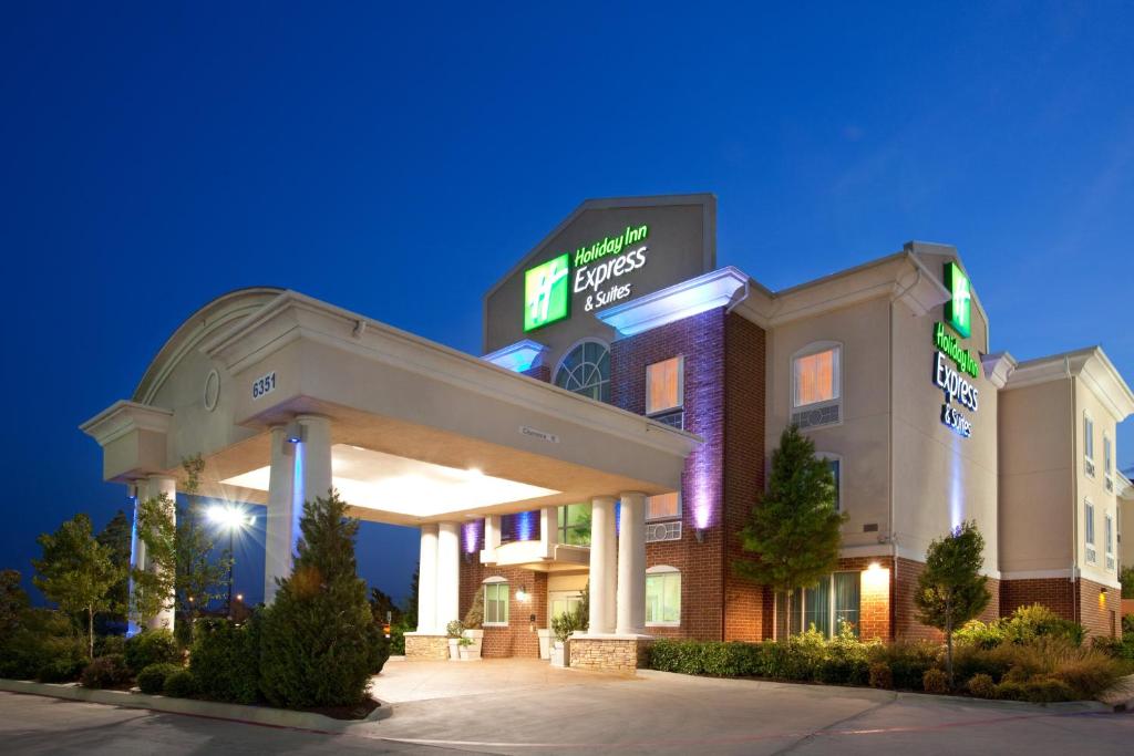 Holiday Inn Express & Suites Fort Worth - Fossil Creek