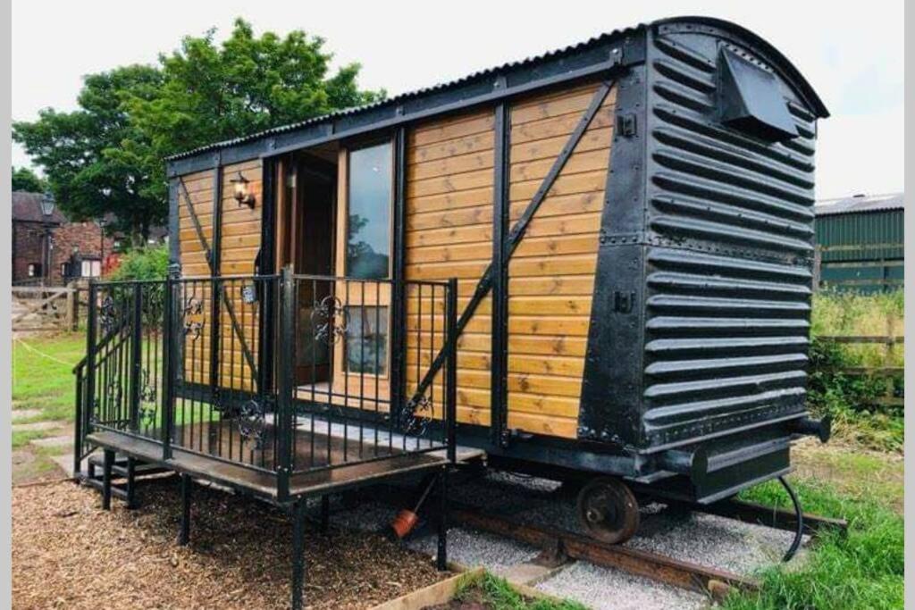 Malthouse Farm Cottage Carriage (Dilhorne)