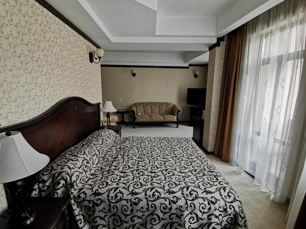 Hotel Carol