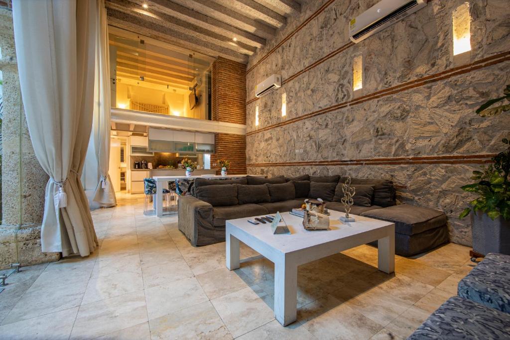 Santos De Piedra Exclusive Home