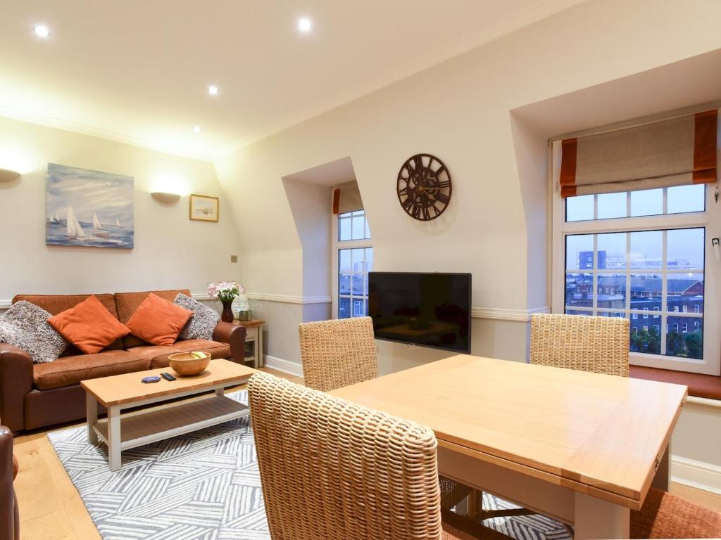 Pass The Keys Superb location 1bedroom apt sleeps 4 with Free Parking