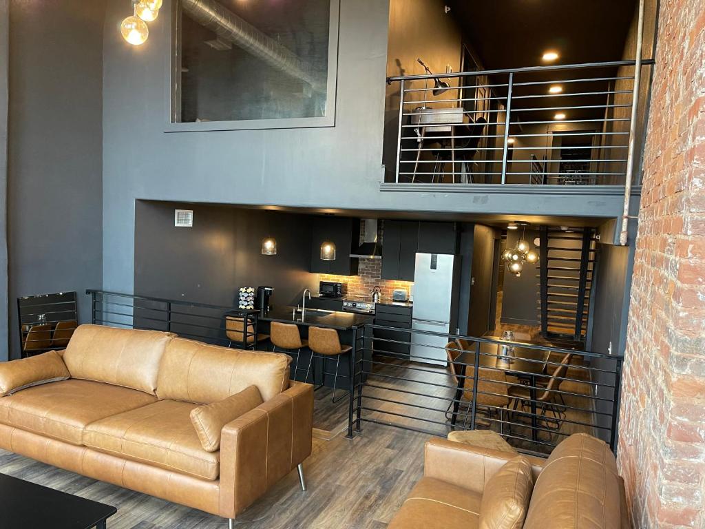DerbyCity Plush Loft Gather in Style by Hollyhock