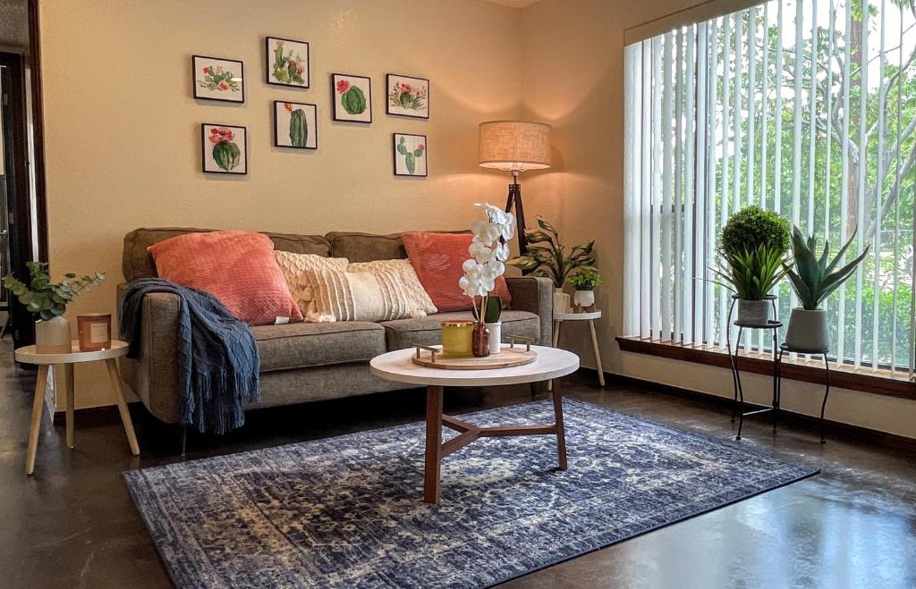 OU-2 Bedroom 1 Bath next to OU