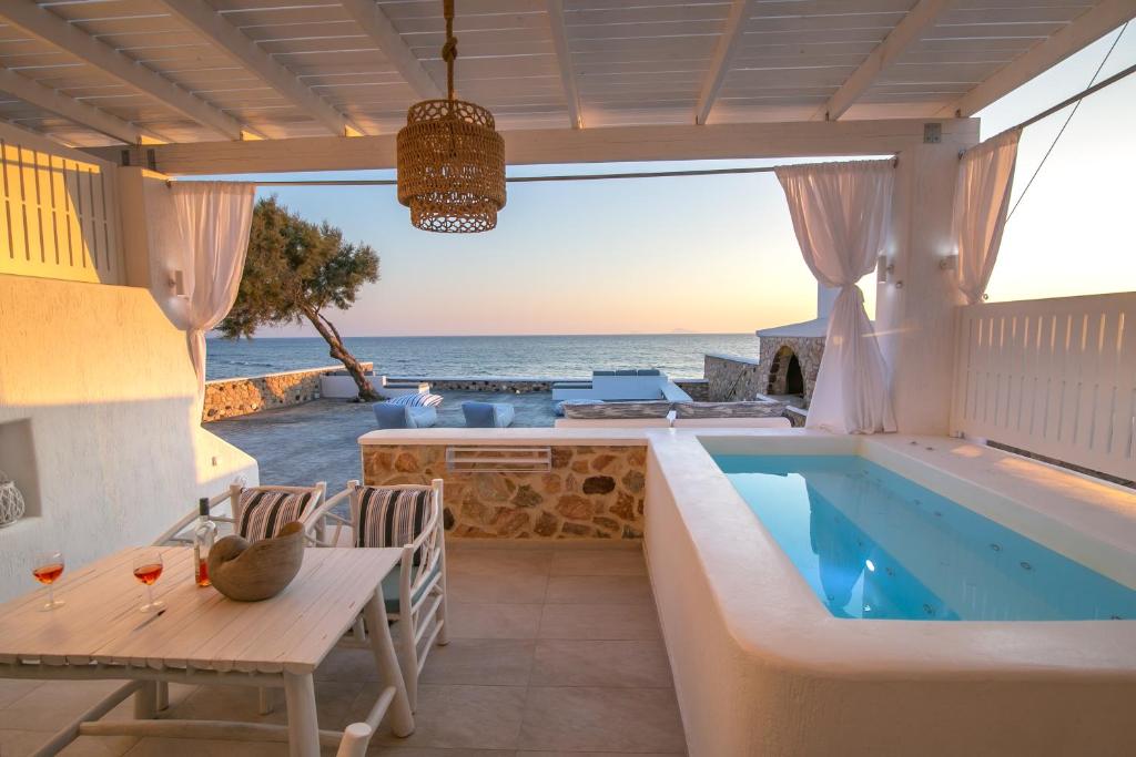 Aegean Melody Suites (Vlychada)