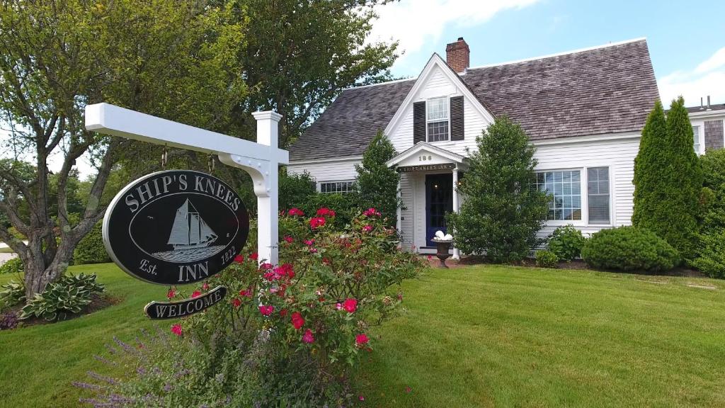 Ship's Knees Inn (East Orleans)