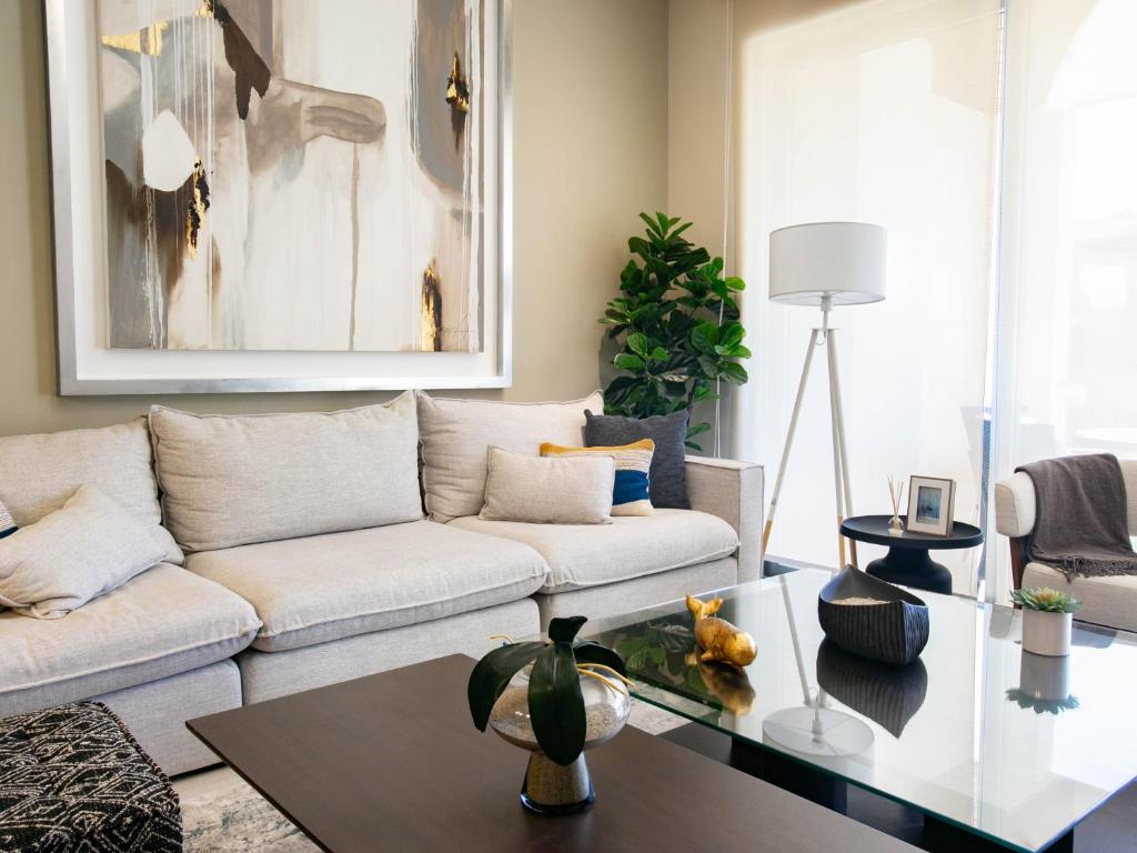 La Palma New! Stunning Condo 2 BD/2 BA
