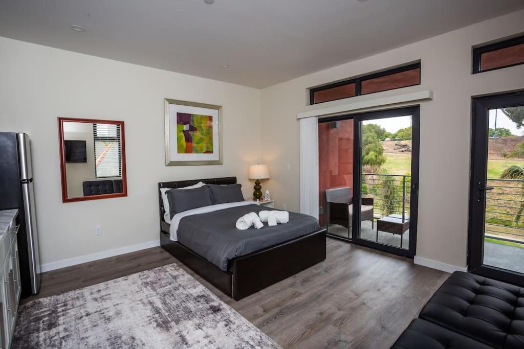Studio with Beautiful View next to Downtown