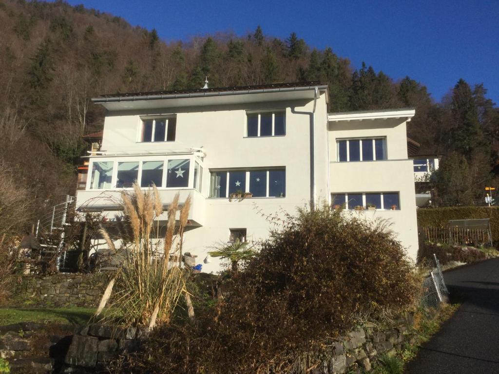 Lakeviewhouse, SUNDLAUENEN