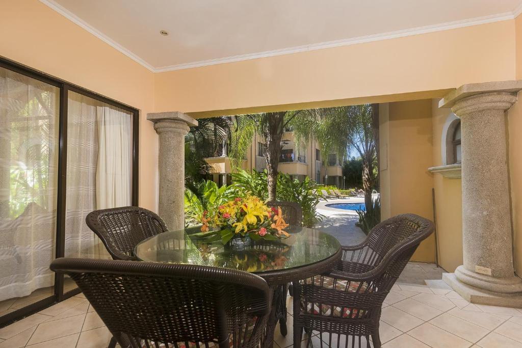 Sunrise 33- 3 Bedroom Poolside Condo