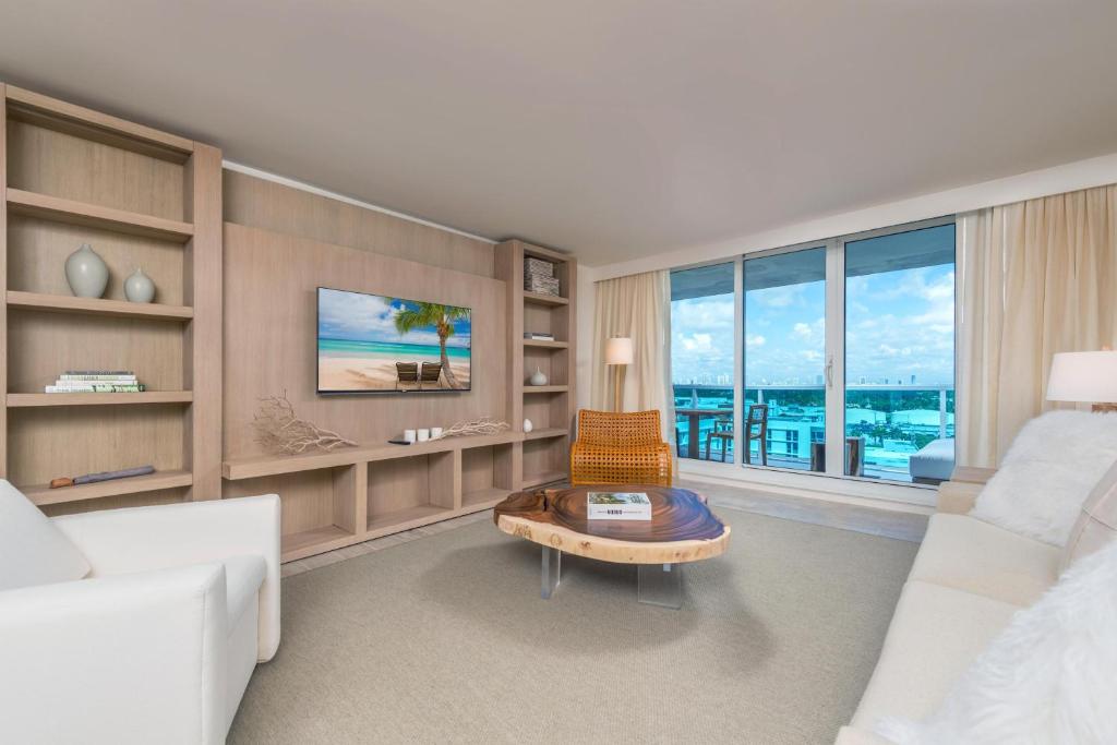 Luxurious Private Condo at 1 Hotel & Homes -1127