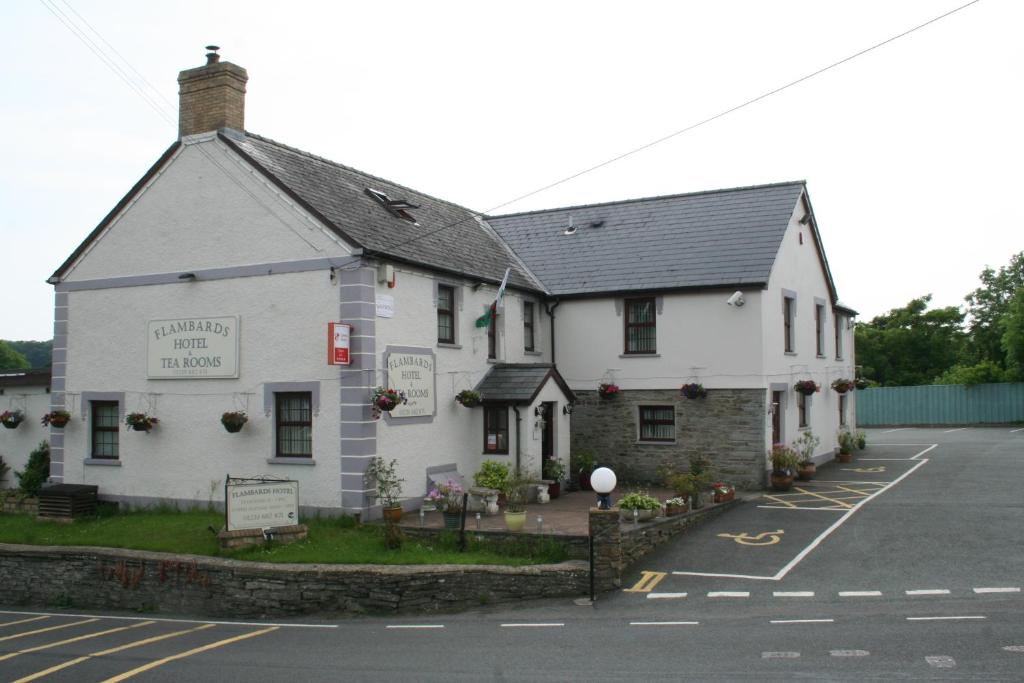 Flambards Hotel & Restaurant (Cardigan)