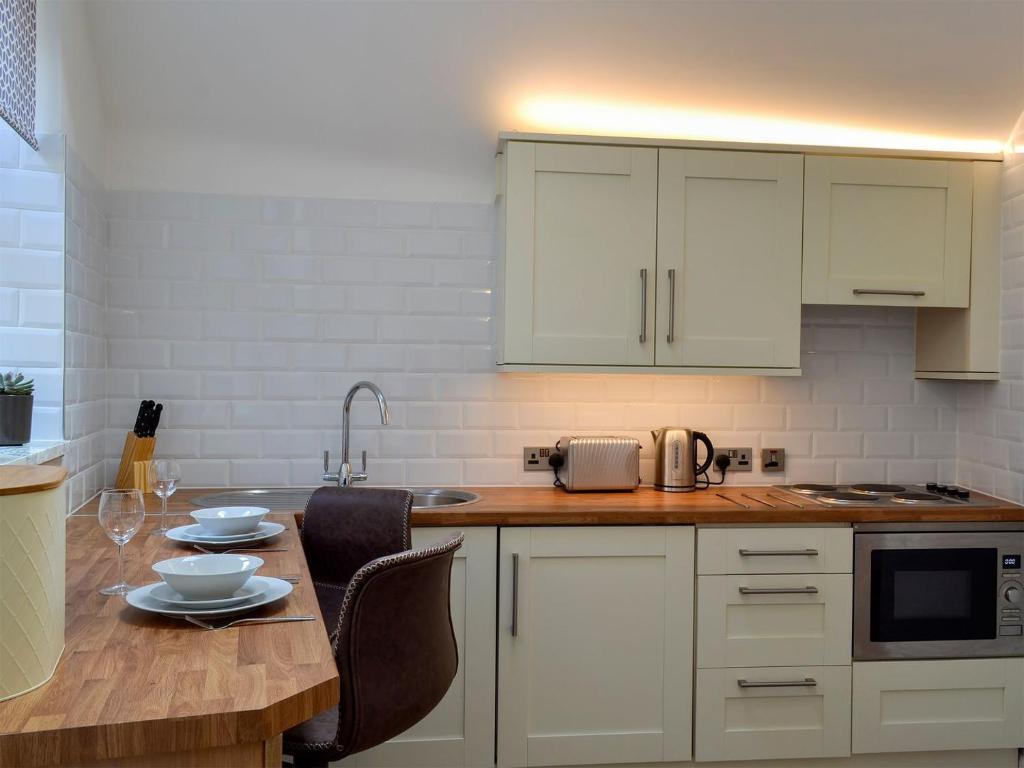 Kinder Apartment - UK12957