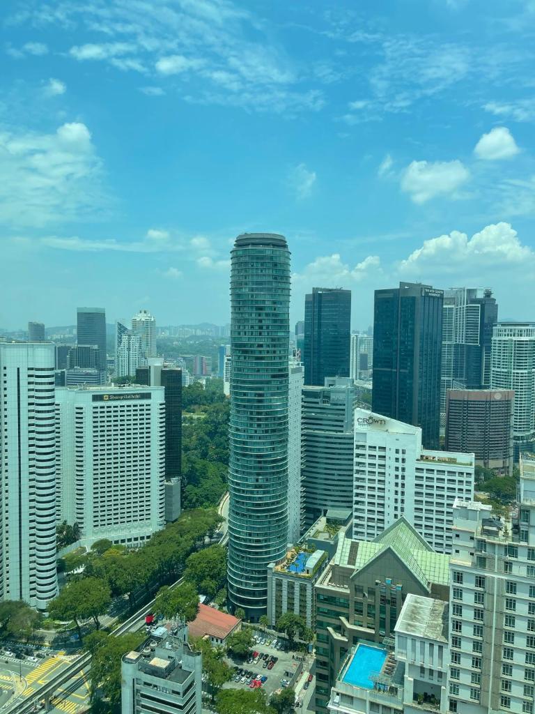 VORTEX KLCC 2bedroom high floor KL tower VIEW