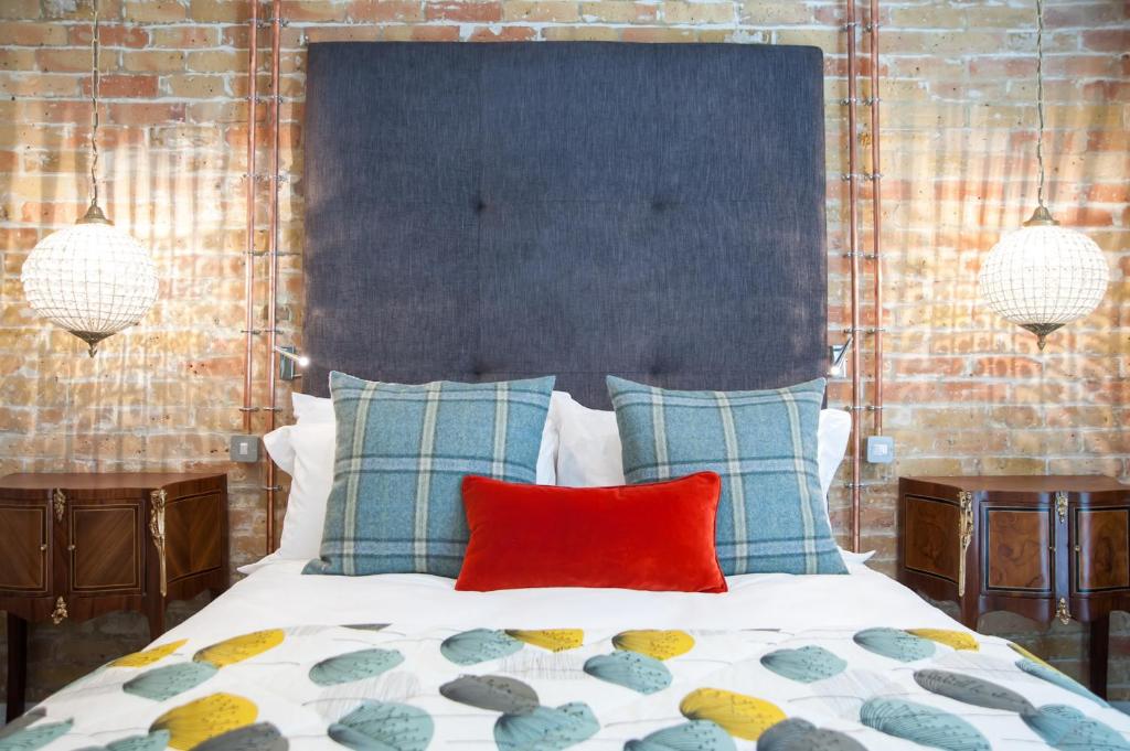 Rooms at number one