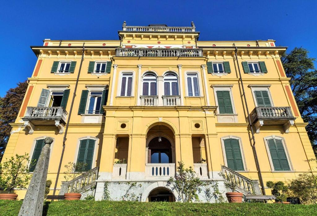 Bellavista prestigious apartment with lake view (Miasino)