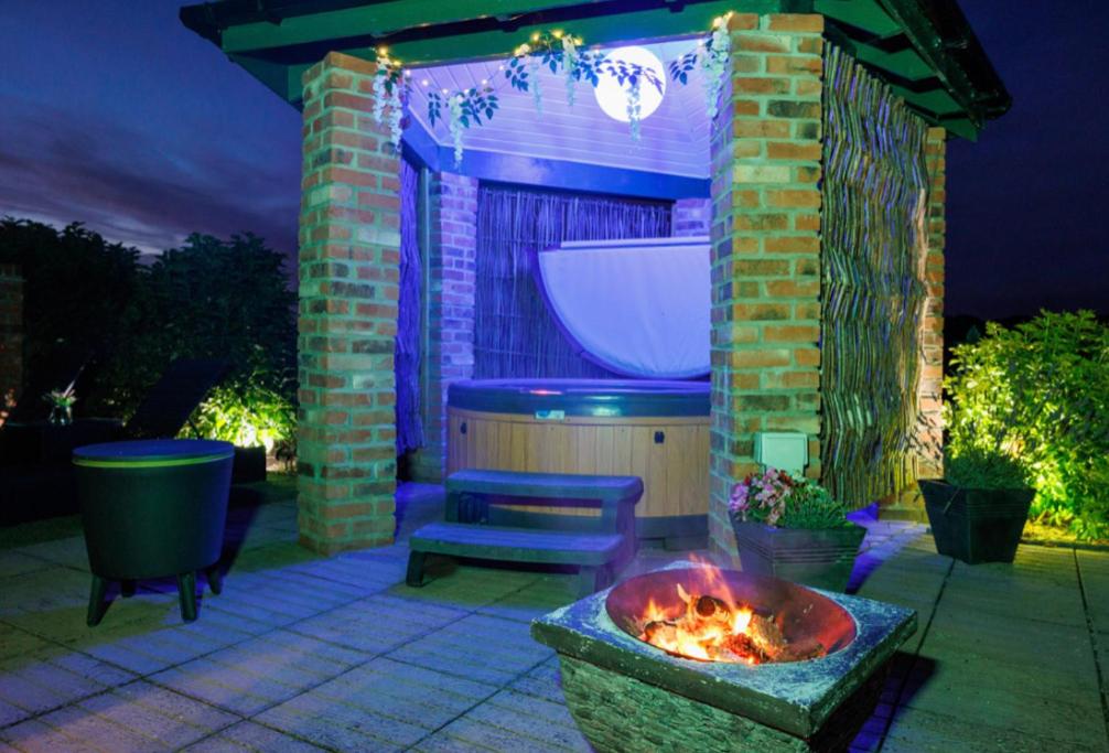 Lincoln Cottage with Private Hot Tub (Lincoln)
