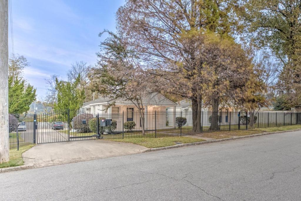 Gated Cottage Community! Ideal Midtown Spot