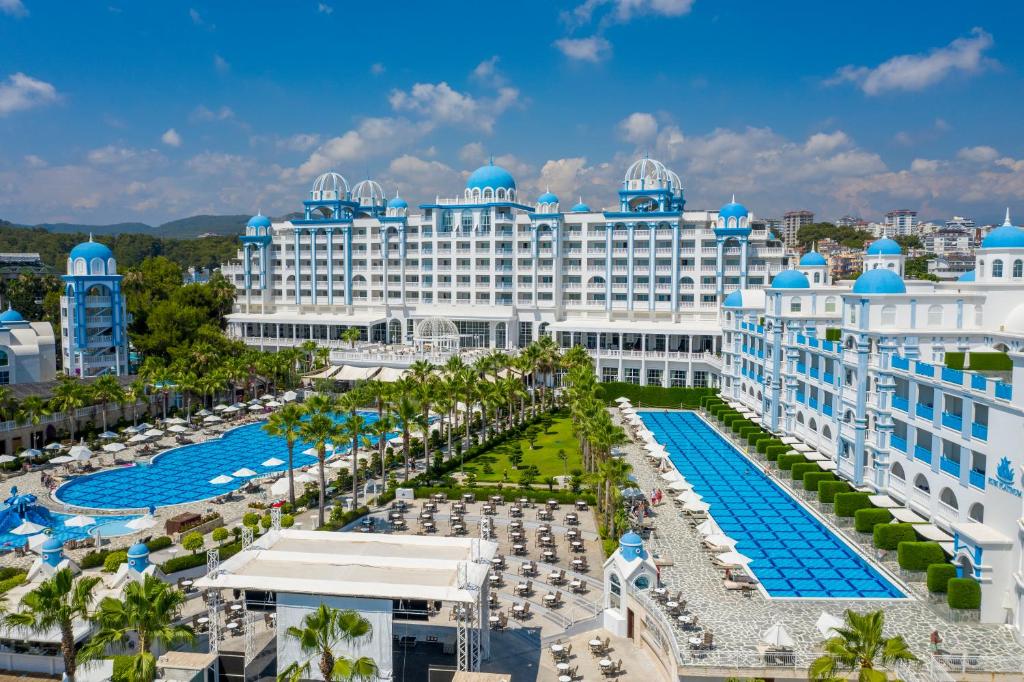Rubi Platinum Spa Resort & Suites, AVSALLAR