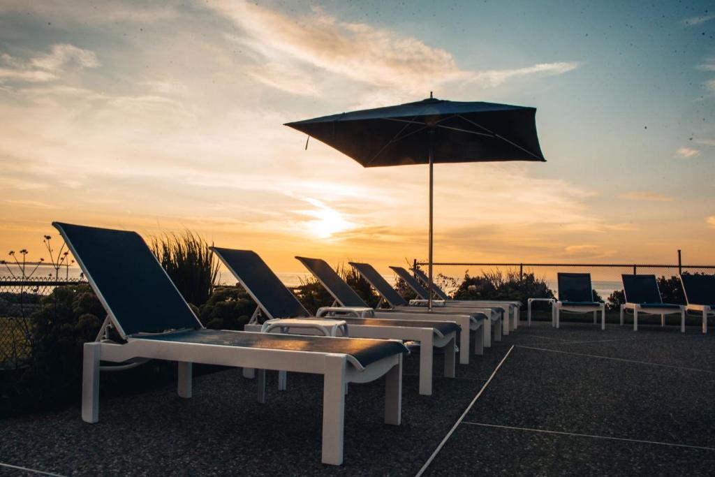 Atlantis Oceanfront Inn Gloucester (Gloucester)