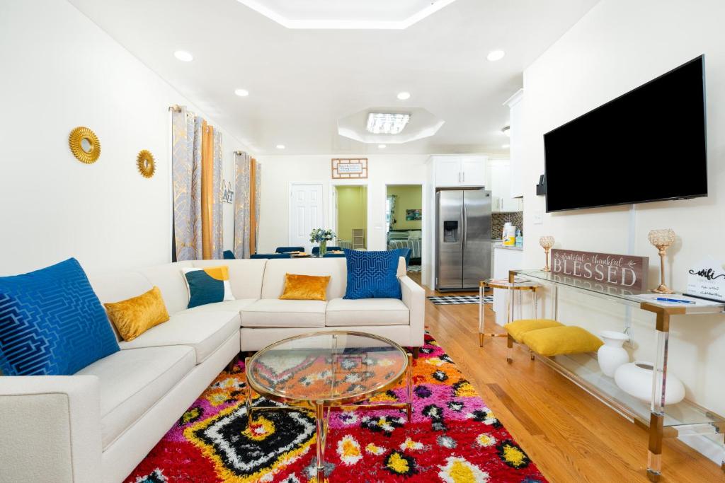A slice of paradise awaits you! cozy 3bedroom rental unit
