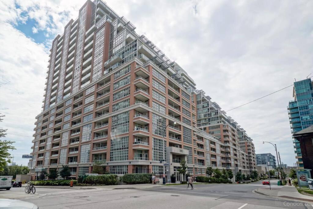 Great Location spacious 1 Bedroom Condo DT Toronto