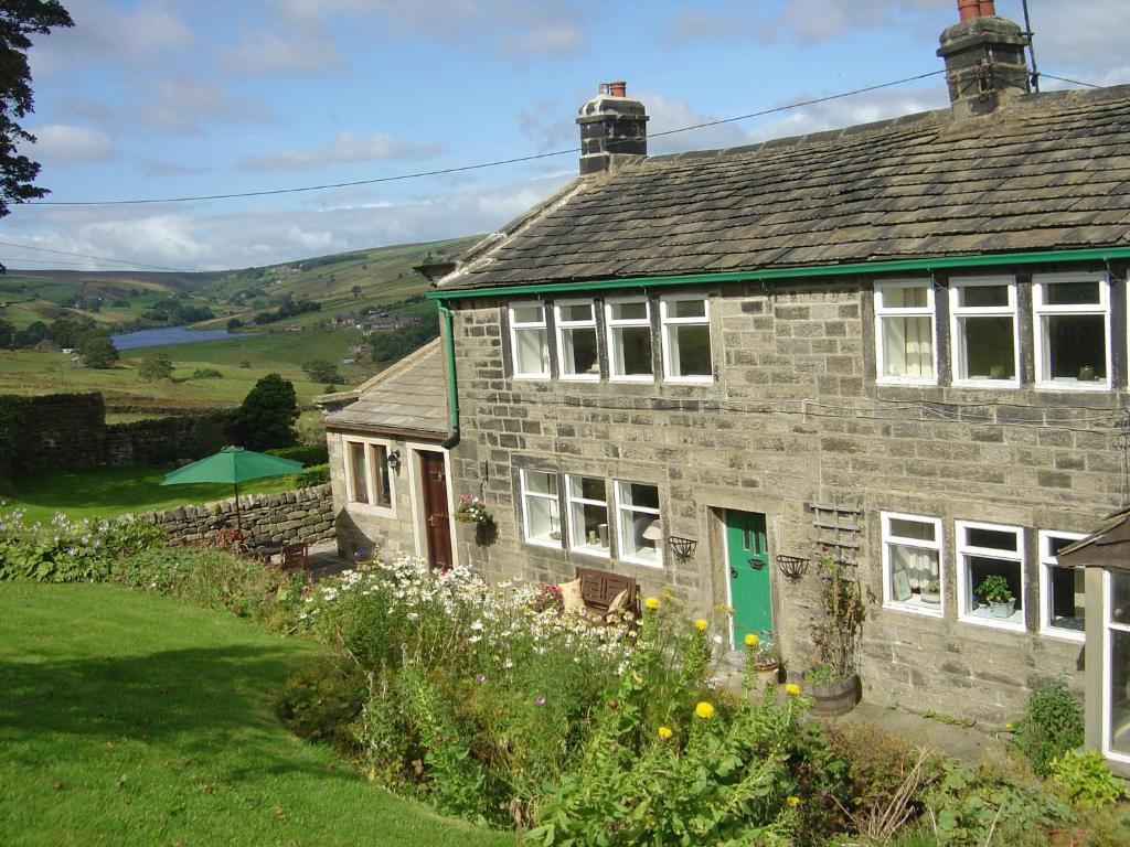 Royds Hall Cottage (Keighley)