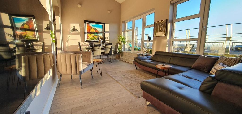 The Beautiful Bankmore Penthouse