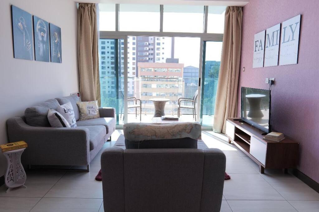 Lovely 2 Bdrm Serviced Apartment with pool & sauna