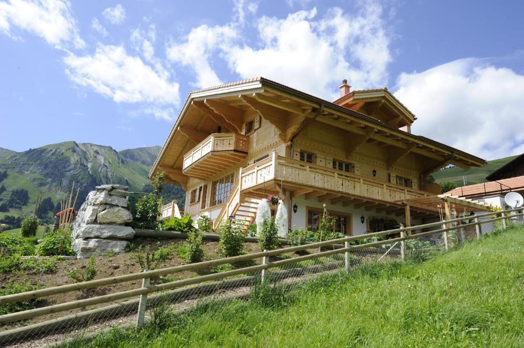 Chalet Du Mont (Chateau-d'Oex)